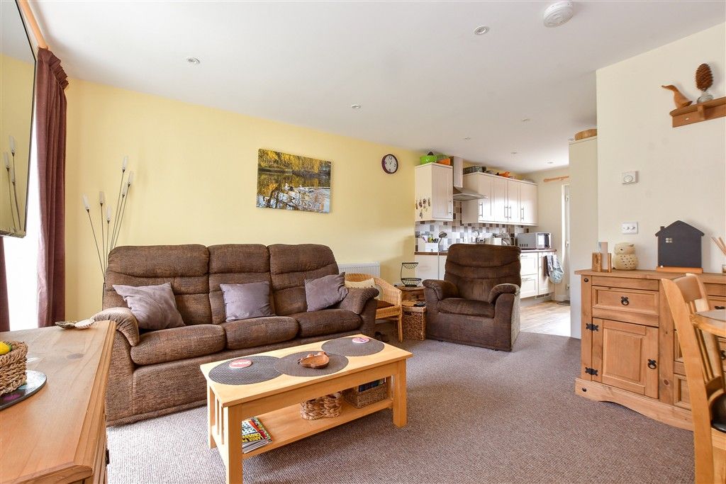 Property photo 3 of 11 Lounge/ Dining Area