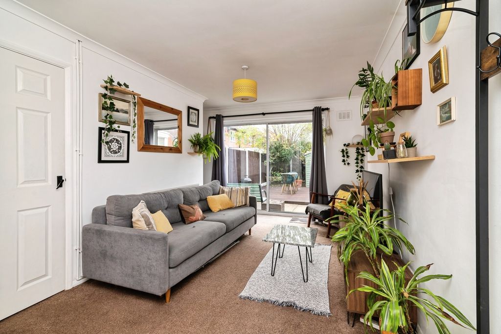 Property photo 3 of 17 Photo