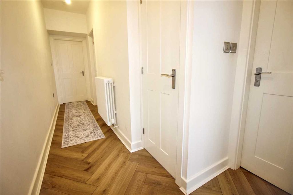 Property photo 2 of 14 Hall