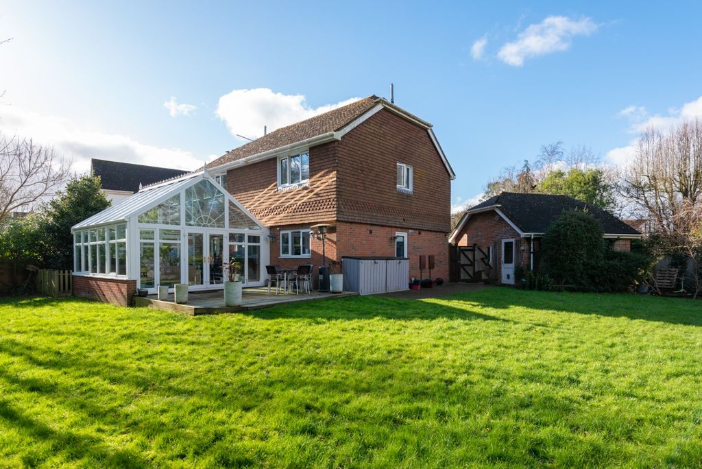 Property photo 2 of 25 3724156