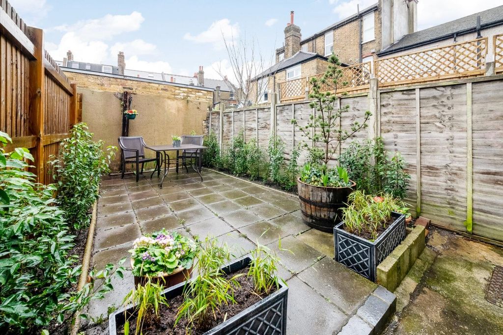 Property photo 3 of 9