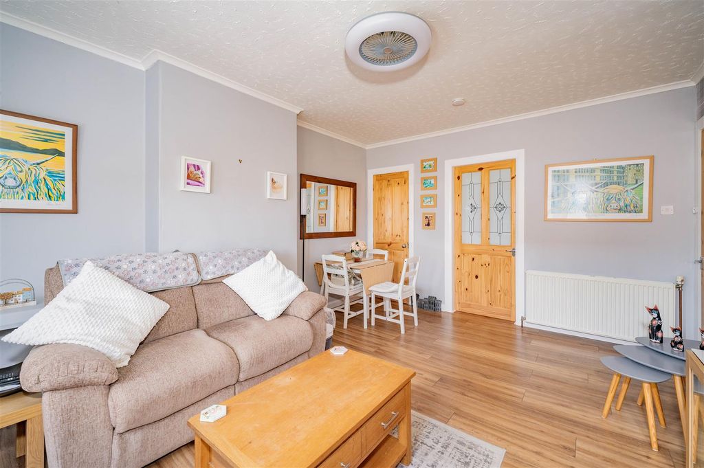 Property photo 3 of 12 50 Bruce Street Dundee-7.Jpg