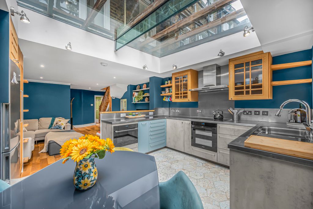 Property photo 2 of 11 Picture No. 08