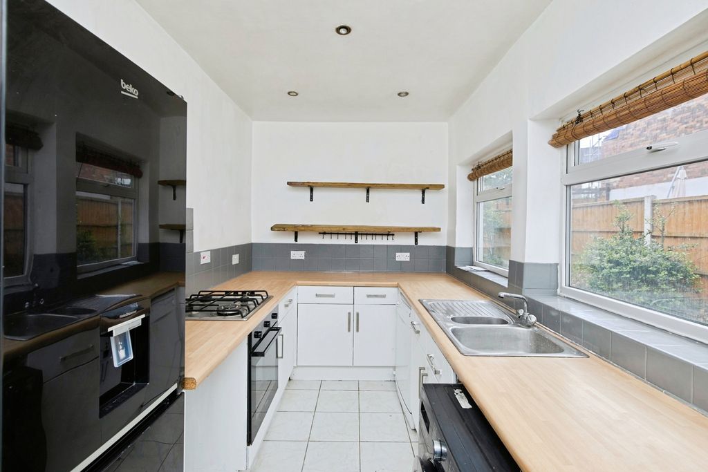 Property photo 2 of 16 Kitchen