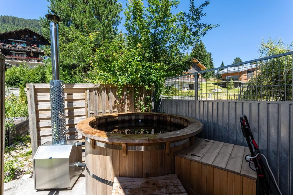 Property photo 3 of 9