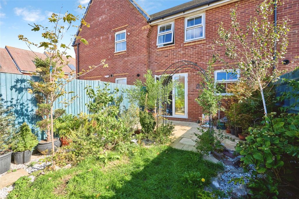 Property photo 2 of 13 Garden
