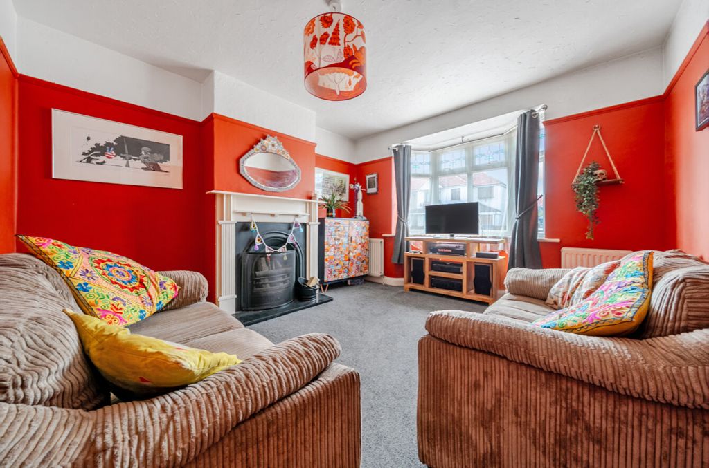 Property photo 2 of 16 1515612-28-1A07Cf...