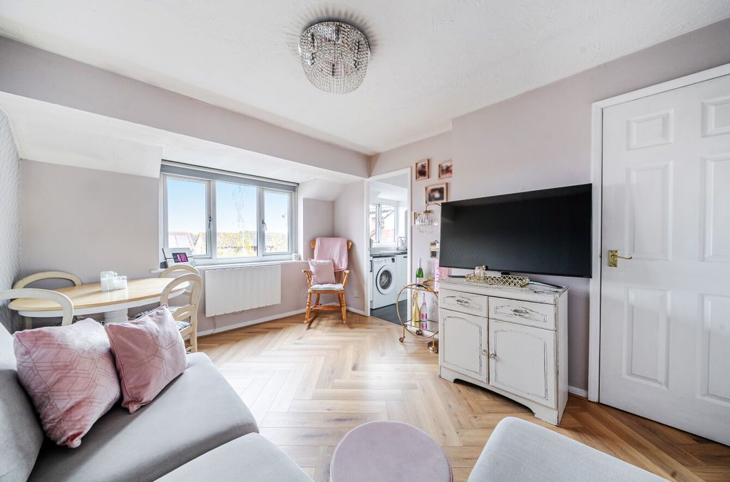 Property photo 3 of 15 Photo 9