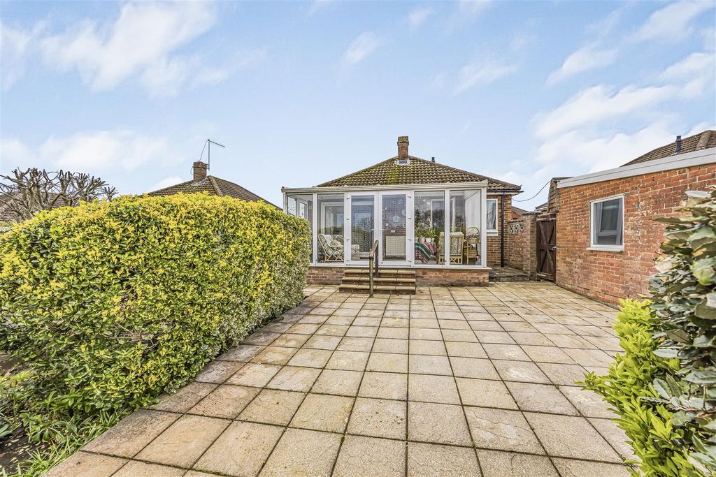 Property photo 1 of 20 42 Deverell Place, Purbrook-Porticomarketing-O'har