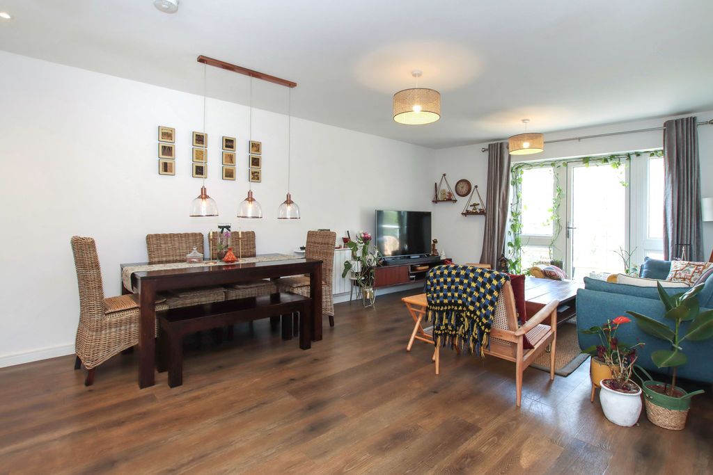 Property photo 3 of 15 Photo 6