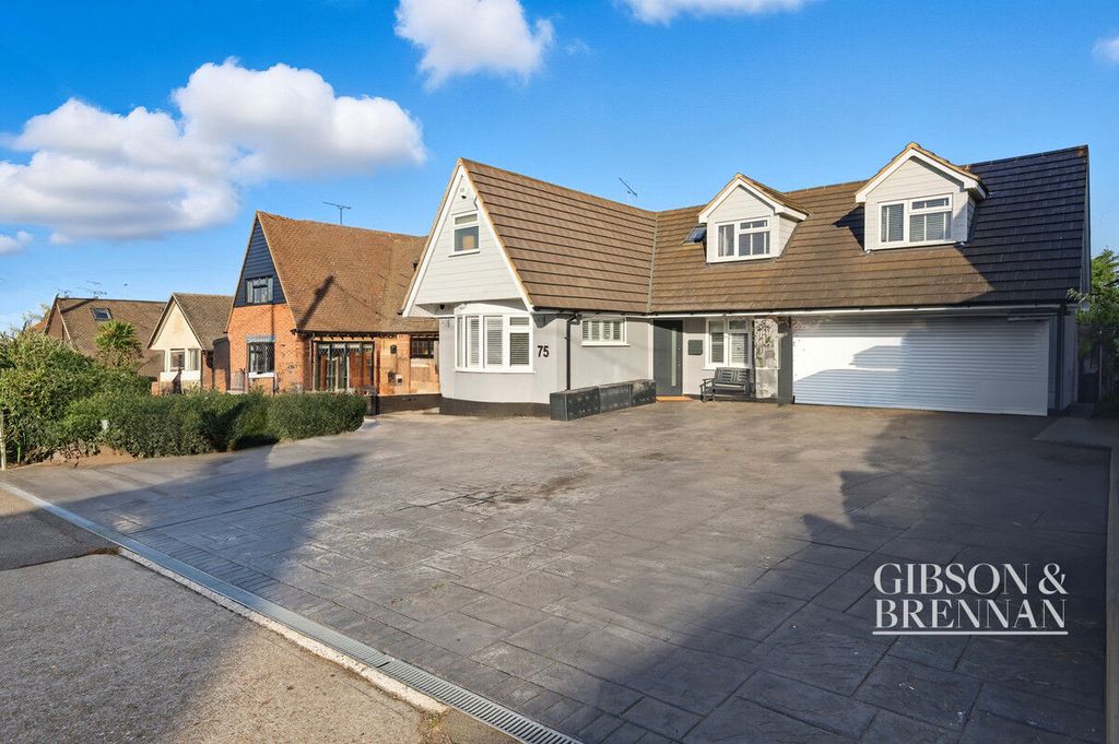 Property photo 2 of 34