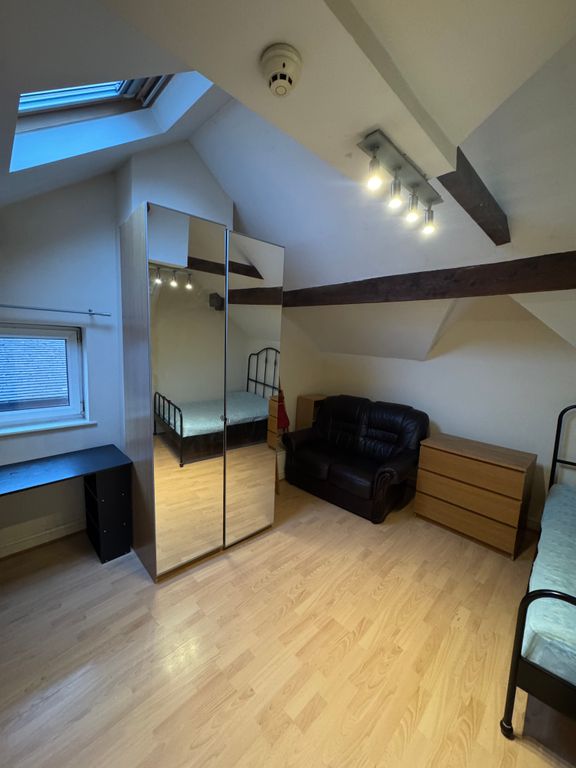 Property photo 3 of 6