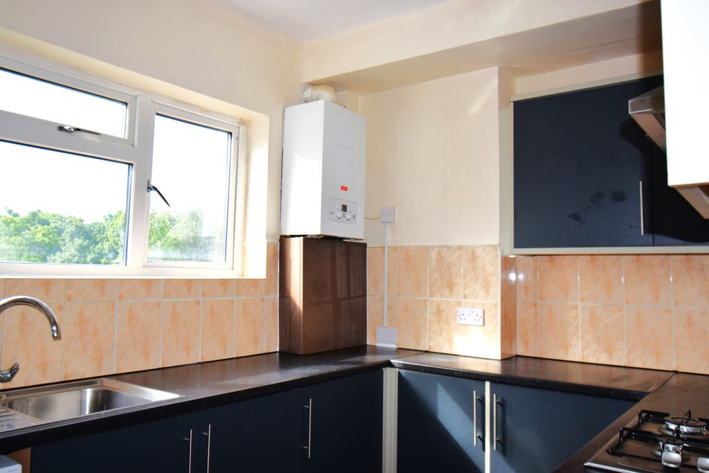 Property photo 3 of 16 Kitchen