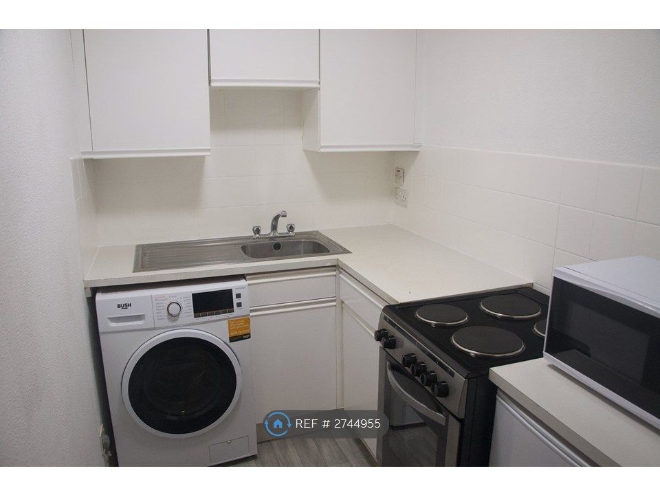 Property photo 2 of 6 Kitchen