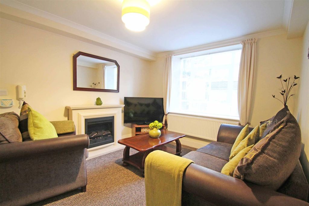 Property photo 3 of 16 Living Room