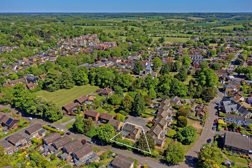 Property photo 1 of 27 7Oldrectorygardens-1.Jpg