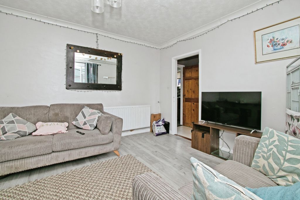 Property photo 3 of 20