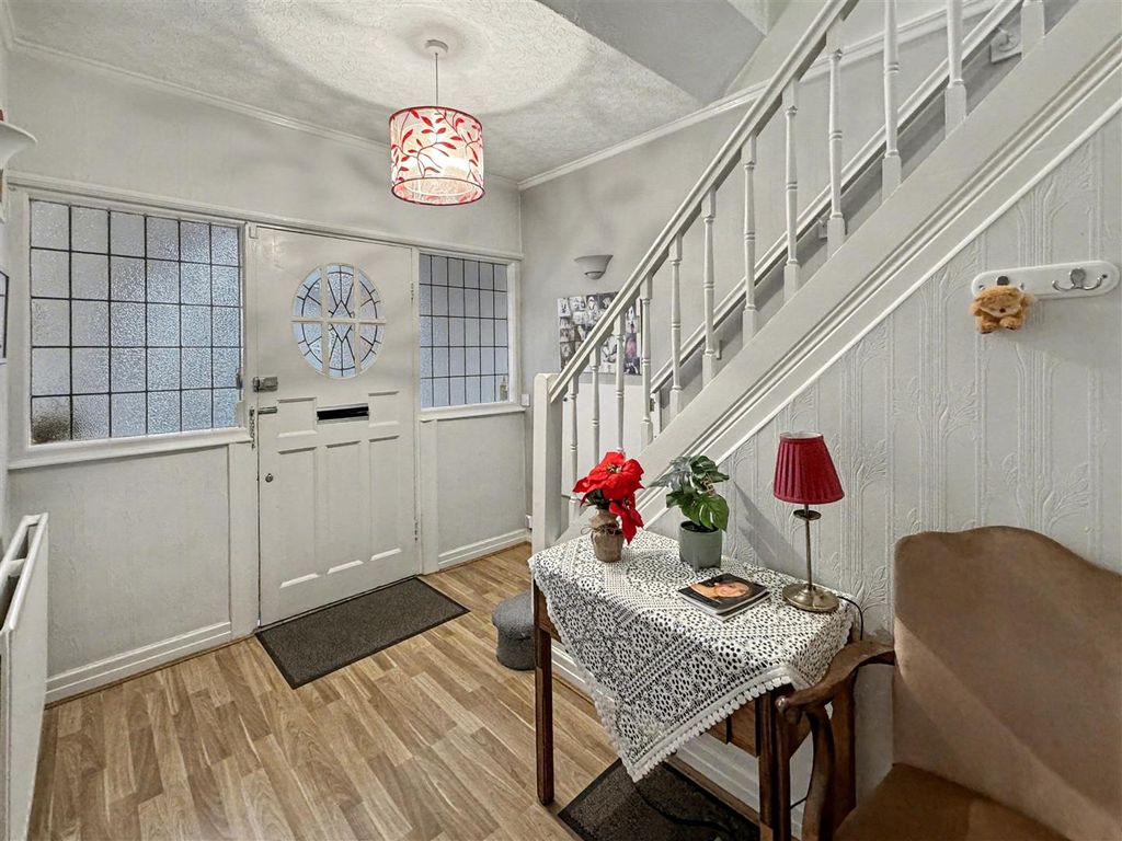 Property photo 2 of 29 Entrance Hall.Jpeg