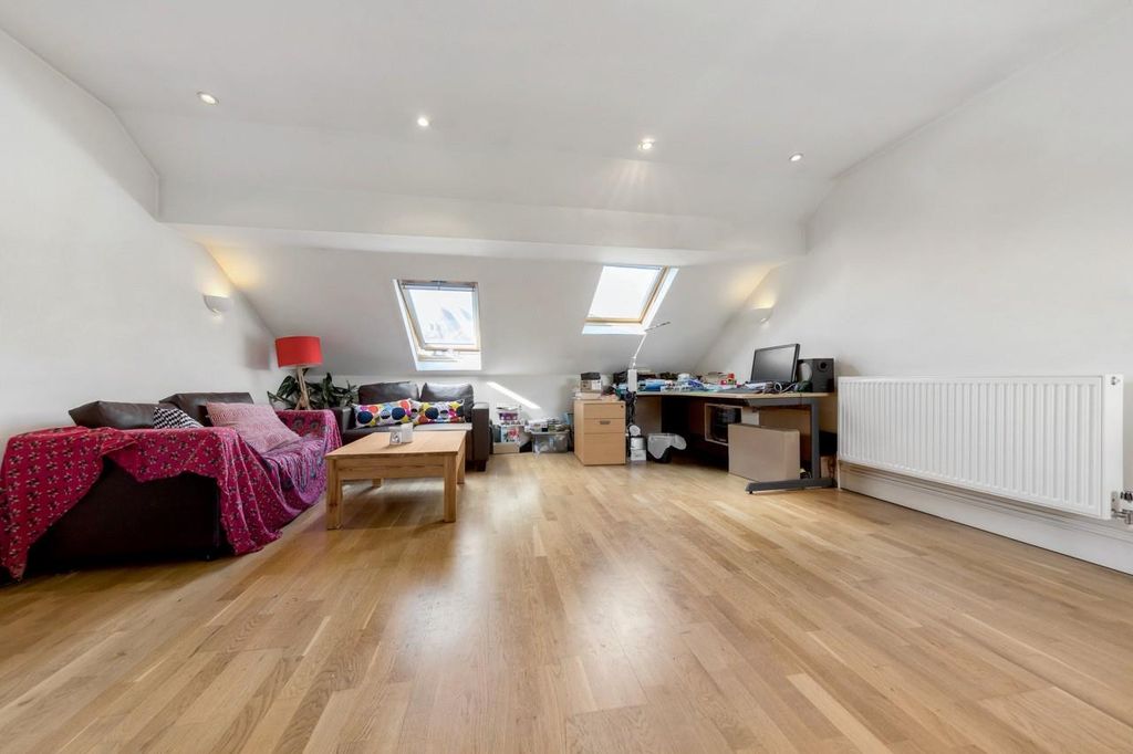 Property photo 1 of 9