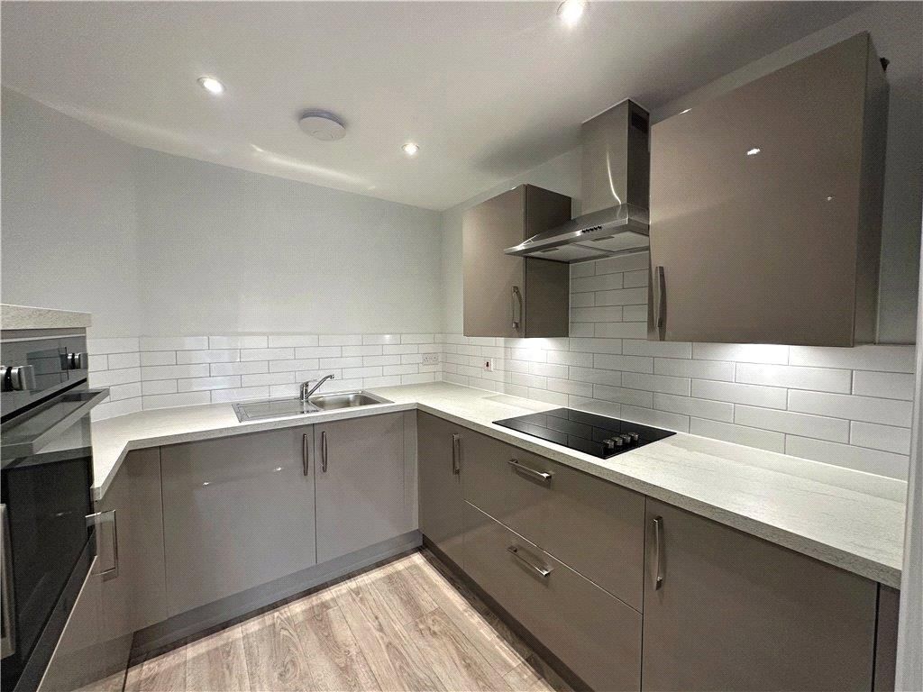 Property photo 3 of 11 Kitchen