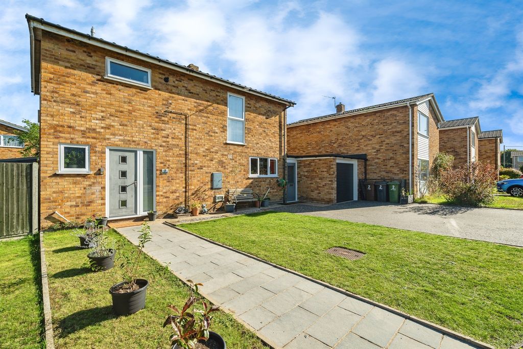 Property photo 1 of 17