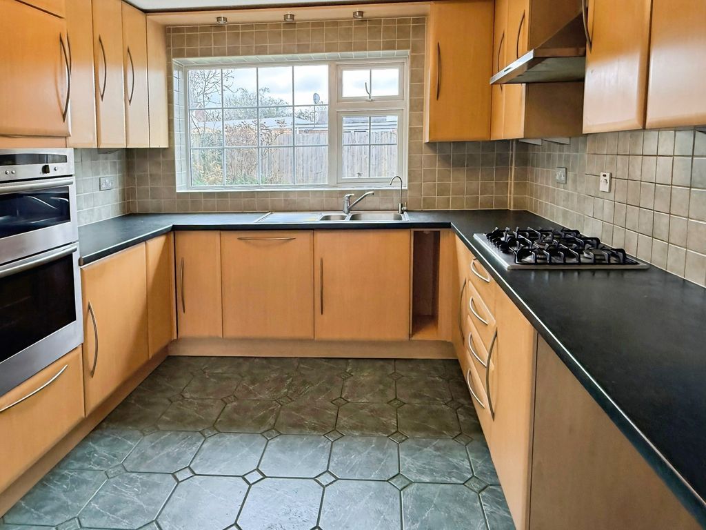 Property photo 3 of 21