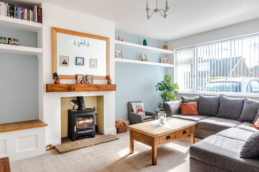 Property photo 1 of 26 Lounge1