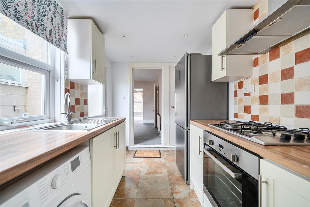 Property photo 3 of 22 1382037-7-6916078c13E71.Jpg