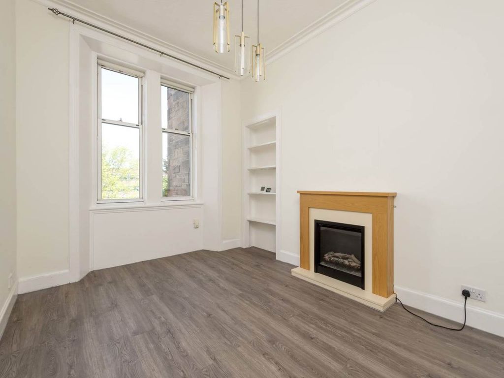 Property photo 2 of 12 79105_Hillend_Place-005