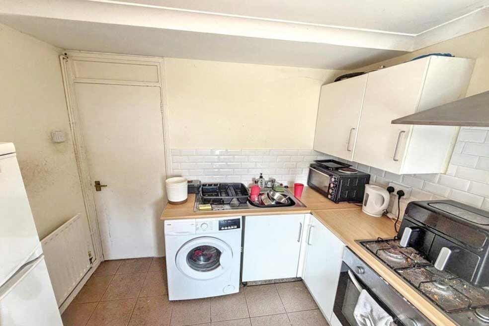 Property photo 3 of 5