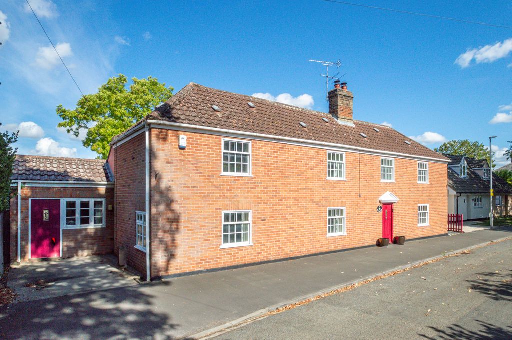 Property photo 1 of 29 Red House, 11 New Street-03