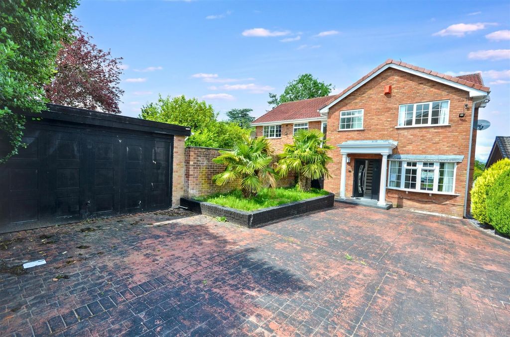 Property photo 2 of 23