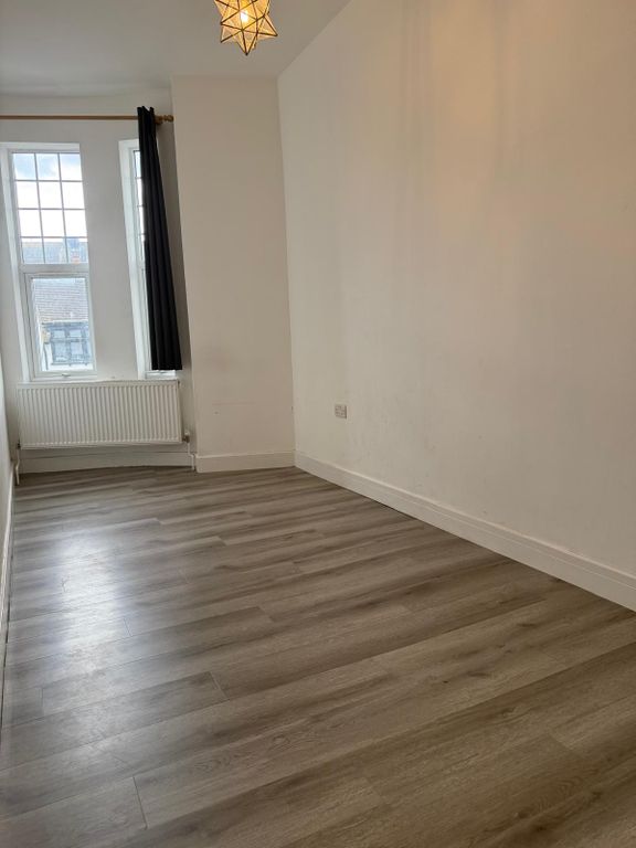 Property photo 1 of 6 Two Bedroom Flat