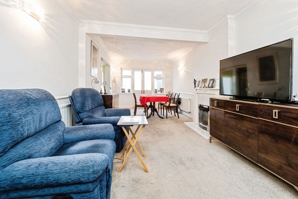 Property photo 3 of 17 Lounge Dining Room