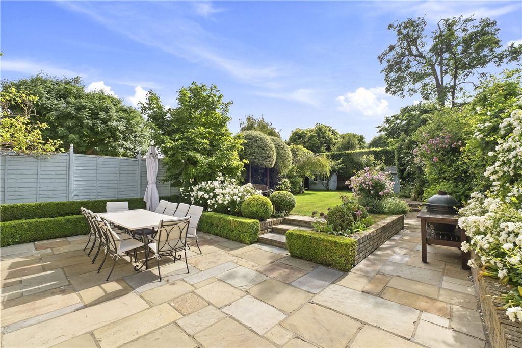 Property photo 3 of 17 Terrace Garden