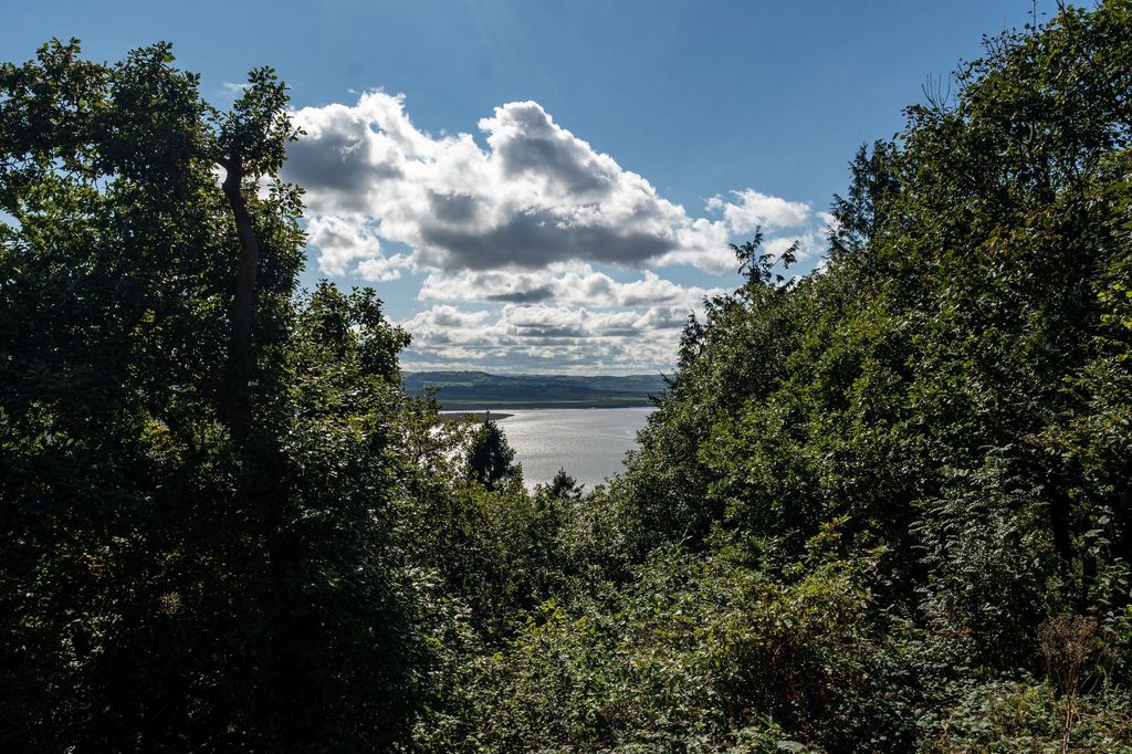 Property photo 2 of 21