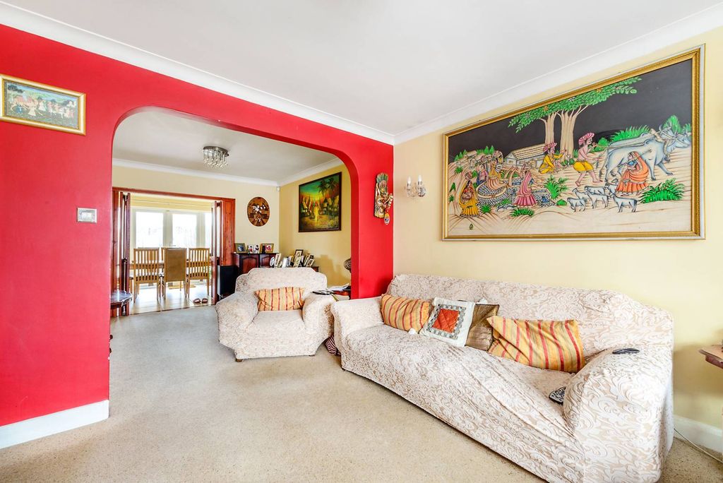 Property photo 3 of 12