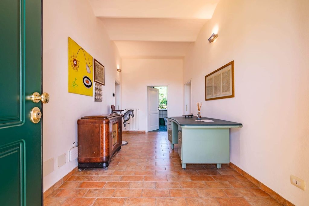 Property photo 3 of 30
