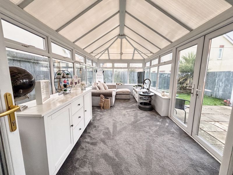 Property photo 3 of 27 Photo 12