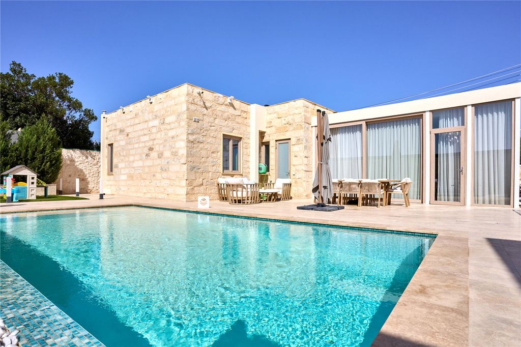 Property photo 1 of 11 Picture No. 01