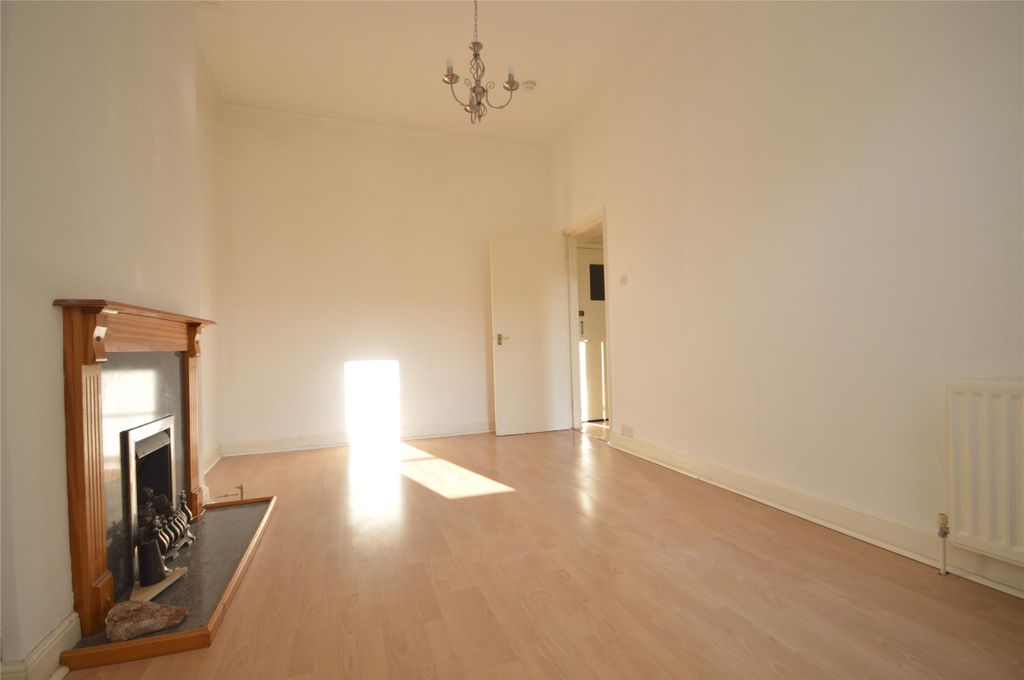 Property photo 3 of 9 Front Room