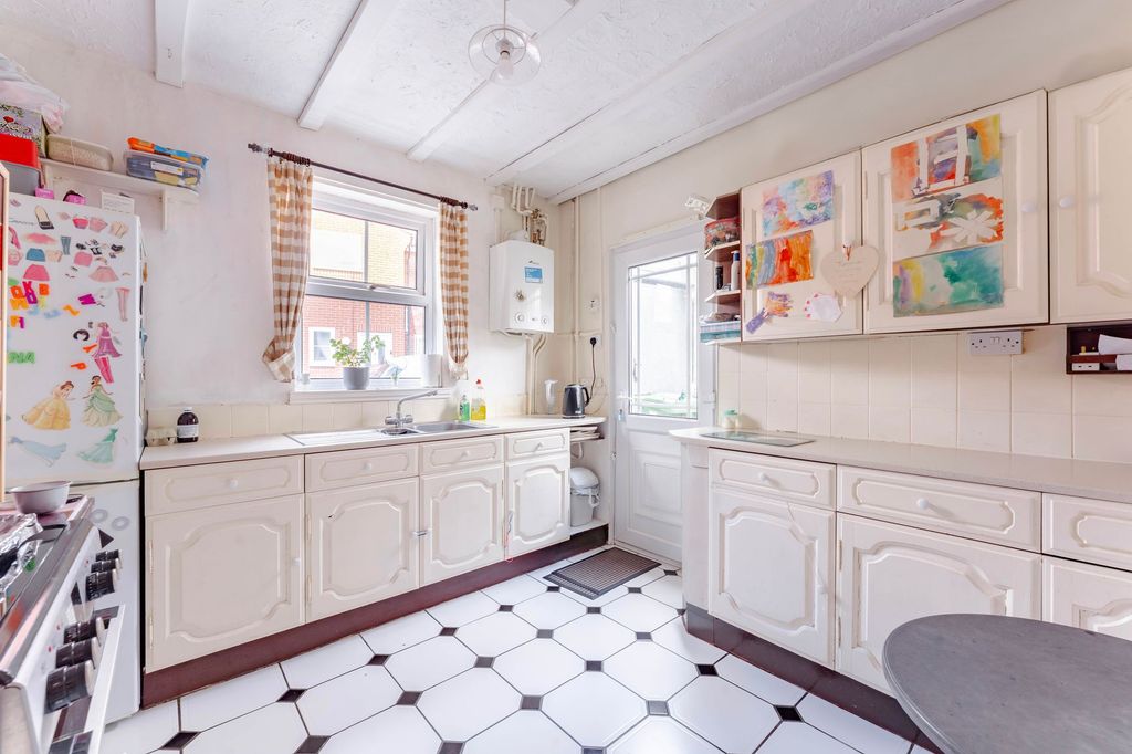 Property photo 2 of 18