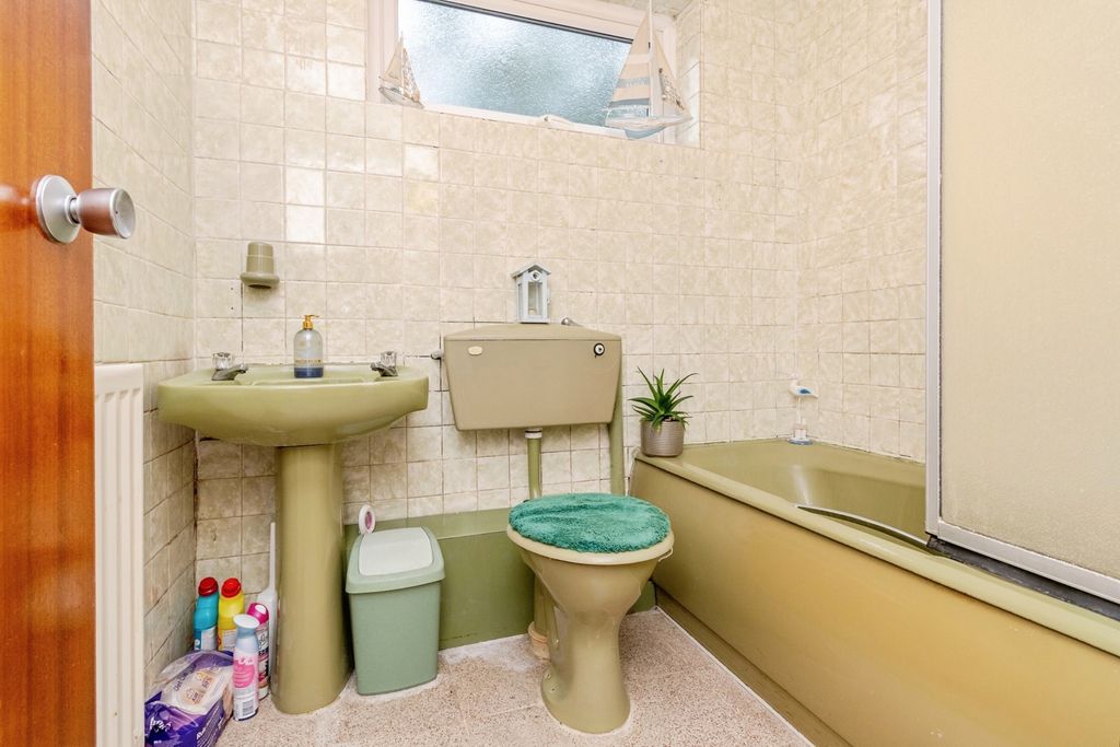 Property photo 3 of 17 Photo