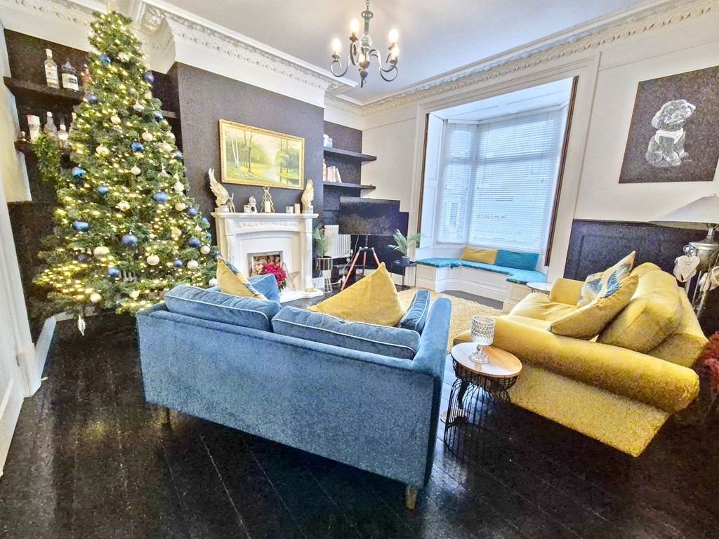 Property photo 2 of 28