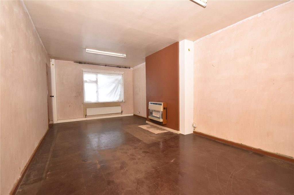 Property photo 3 of 15 Picture No. 02