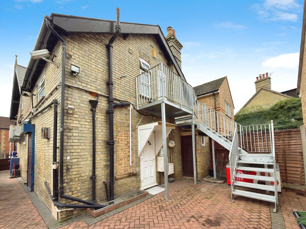 Property photo 1 of 9