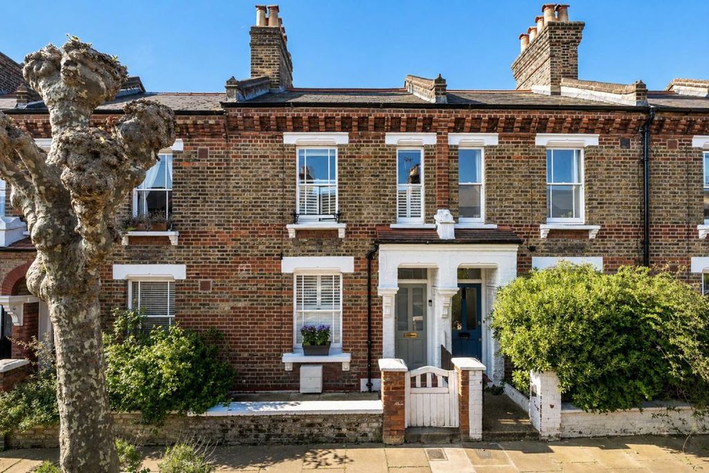 Property photo 1 of 8
