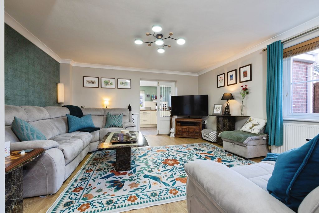 Property photo 3 of 15