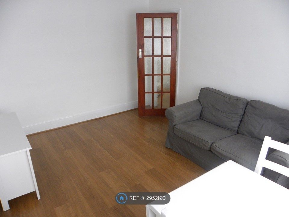 Property photo 1 of 8 Living Room
