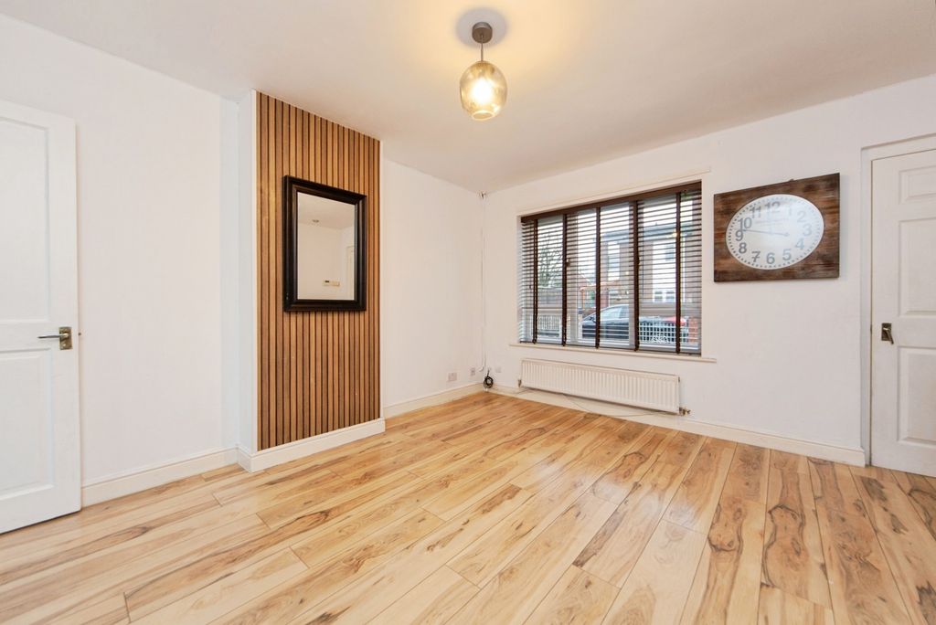 Property photo 2 of 18 Pbox-Img.Jpg